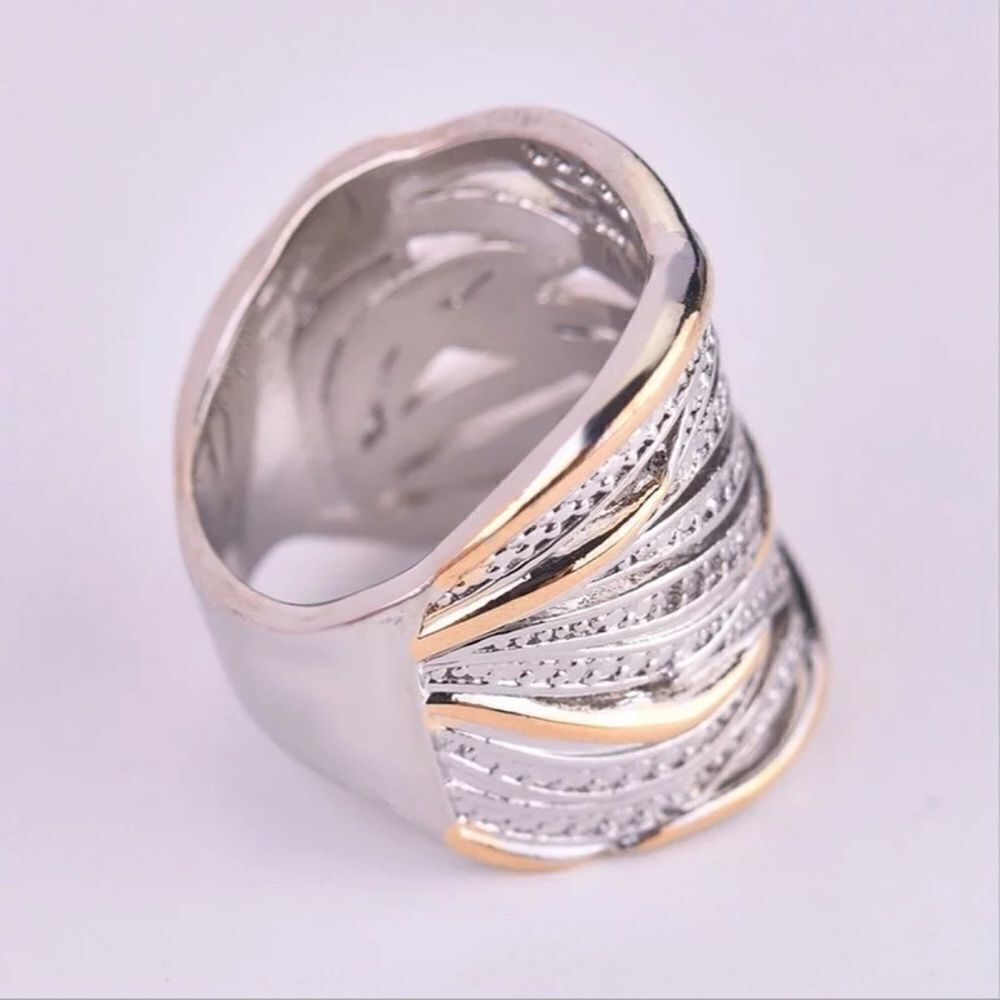 💎OS62💎 *NEW BEAUTIFUL TWO TONE GOLD AND SILVER PLATED DIAMOND RING - Picture 4 of 8